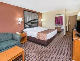 Super 8 By Wyndham Sikeston East Mo Motel